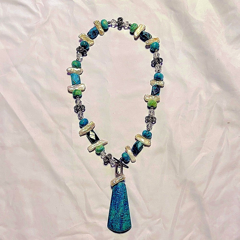 Elegant Blue/Green Agate Pendant w/Multi Beaded Necklace